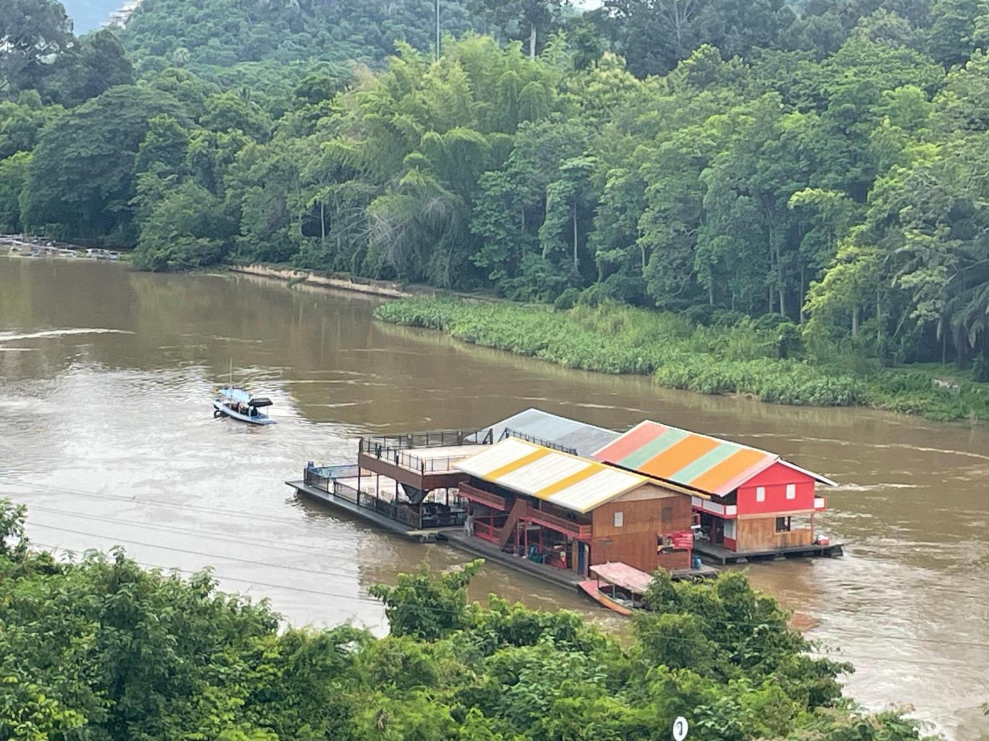 Revolution Kanchanaburi Adventure Hq Ban Chuk Kum Exterior foto